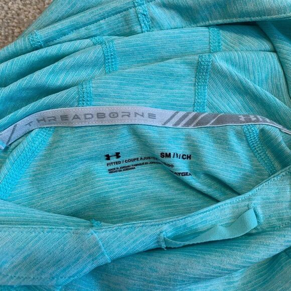 UNDER Armour blue long sleeve hooded top Sz S - Picture 4 of 6